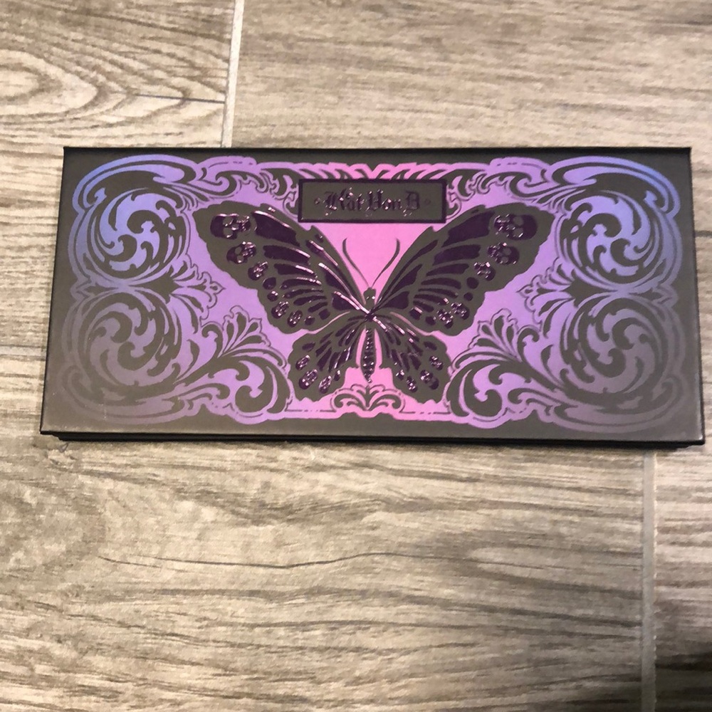 KVD eyeshadow palette! 😻💕